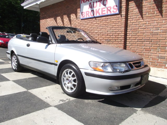 2000 Saab 9-3 2dr Conv Auto w/Black Top, available for sale in Waterbury, Connecticut | National Auto Brokers, Inc.. Waterbury, Connecticut