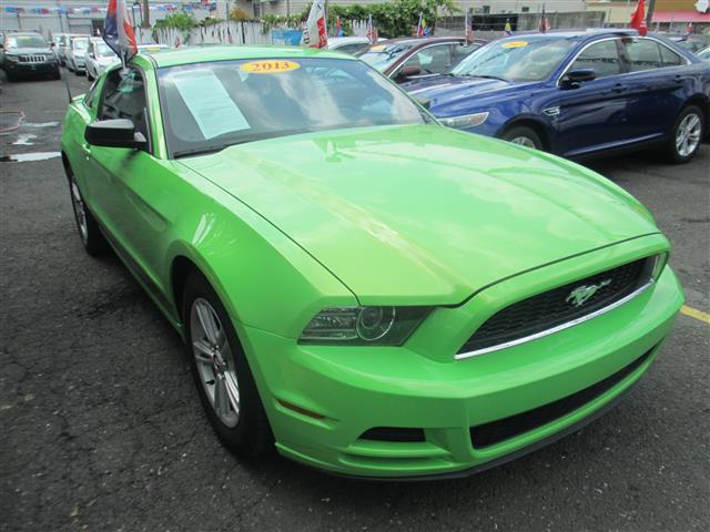 2013 Ford Mustang 2dr Cpe V6, available for sale in Middle Village, New York | Road Masters II INC. Middle Village, New York
