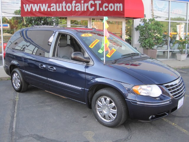 2006 Chrysler Town & Country LWB 4dr Limited, available for sale in West Haven, Connecticut | Auto Fair Inc.. West Haven, Connecticut