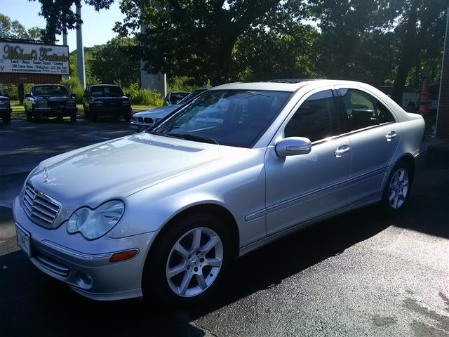 2007 Mercedes-Benz C-Class 4dr Sdn 3.0L Luxury 4MATIC, available for sale in Wallingford, Connecticut | Vertucci Automotive Inc. Wallingford, Connecticut