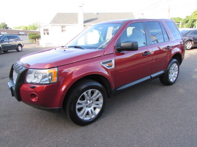 2008 Land Rover LR2 AWD 4dr SE, available for sale in Milford, Connecticut | Chip's Auto Sales Inc. Milford, Connecticut