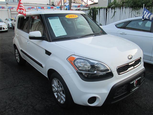 2013 Kia Soul 5dr Wgn Auto +, available for sale in Middle Village, New York | Road Masters II INC. Middle Village, New York