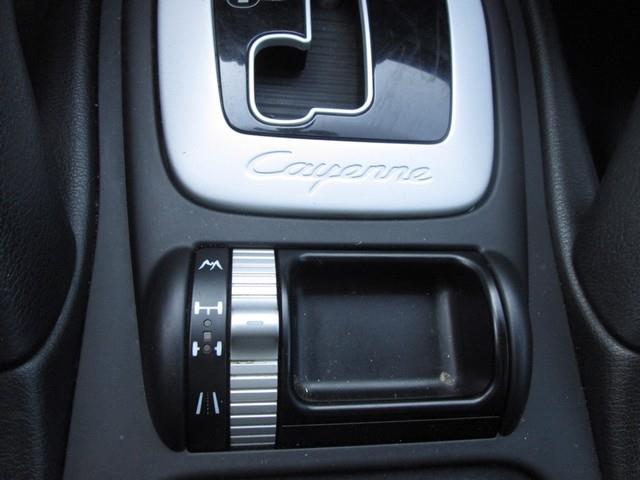 2005 Porsche Cayenne 4dr Tiptronic photo