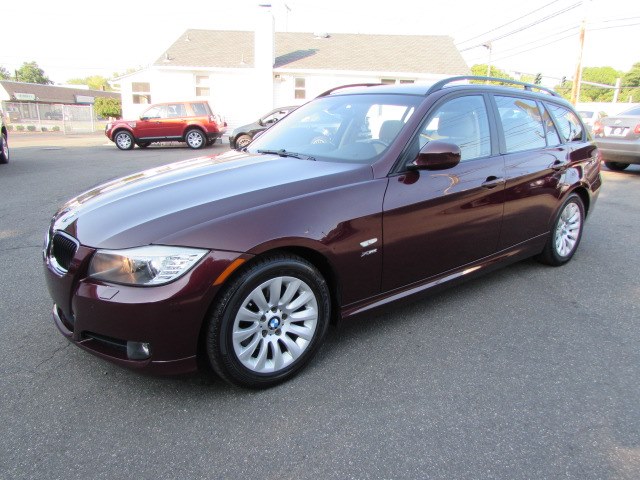 2009 BMW 3 Series 4dr Sports Wgn 328i xDrive AWD, available for sale in Milford, Connecticut | Chip's Auto Sales Inc. Milford, Connecticut