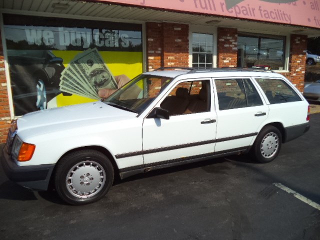 1988 Mercedes Benz 300 Series 4dr Wagon 300TE Auto, available for sale in Naugatuck, Connecticut | Riverside Motorcars, LLC. Naugatuck, Connecticut