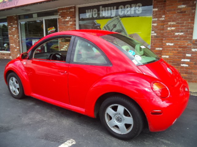 2003 Volkswagen New Beetle Coupe 2dr Cpe GL Auto, available for sale in Naugatuck, Connecticut | Riverside Motorcars, LLC. Naugatuck, Connecticut