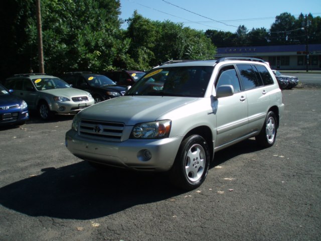 2004 Toyota Highlander 4dr V6 4WD Limited w/3rd Row (, available for sale in Manchester, Connecticut | Vernon Auto Sale & Service. Manchester, Connecticut