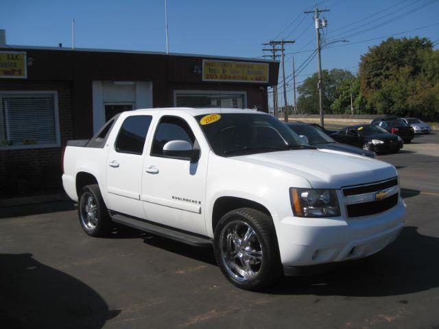 2007 Chevrolet Avalanche LT2 4WD, available for sale in New Haven, Connecticut | Boulevard Motors LLC. New Haven, Connecticut