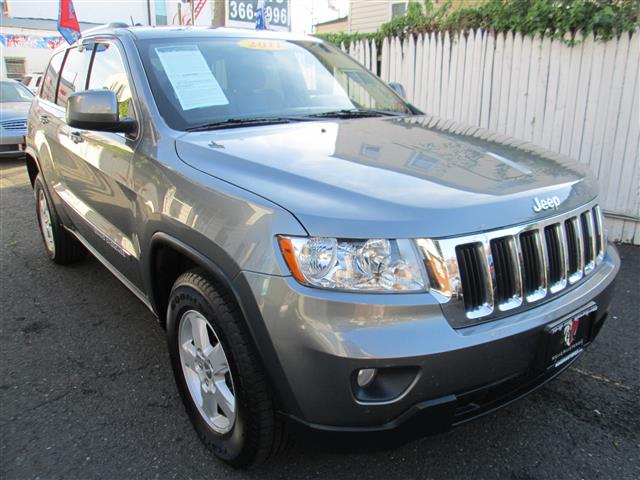 2011 Jeep Grand Cherokee 4WD 4dr Laredo, available for sale in Middle Village, New York | Road Masters II INC. Middle Village, New York