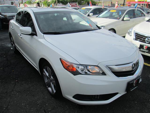 2014 Acura ILX 4dr Sdn 2.0L Back-Up Camera, available for sale in Middle Village, New York | Road Masters II INC. Middle Village, New York