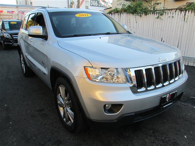 2011 Jeep Grand Cherokee 4WD 4dr Laredo 70TH Anniversar, available for sale in Middle Village, New York | Road Masters II INC. Middle Village, New York