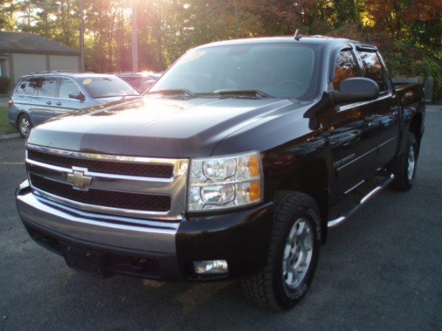 2008 Chevrolet Silverado 1500 4WD Crew Cab 143.5" LT w/1LT, available for sale in Manchester, Connecticut | Vernon Auto Sale & Service. Manchester, Connecticut