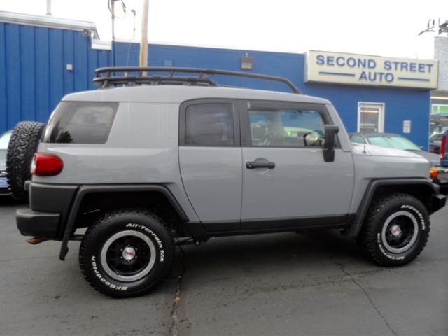 2013 Toyota Fj Cruiser 4WD 4DR AUTO, available for sale in Manchester, New Hampshire | Second Street Auto Sales Inc. Manchester, New Hampshire