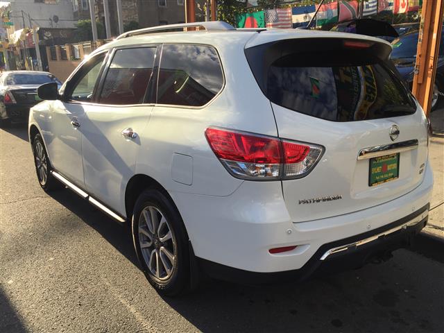 2013 Nissan Pathfinder 4WD SV, available for sale in Hempstead, New York | VIP Auto Credit Express. Hempstead, New York 2013 Nissan Pathfinder 4WD SV, available for sale in Hempstead, New York | VIP Auto Credit Express. Hempstead, New York