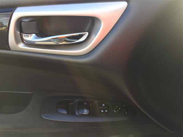 2013 Nissan Pathfinder 4WD SV, available for sale in Hempstead, New York | VIP Auto Credit Express. Hempstead, New York 2013 Nissan Pathfinder 4WD SV, available for sale in Hempstead, New York | VIP Auto Credit Express. Hempstead, New York