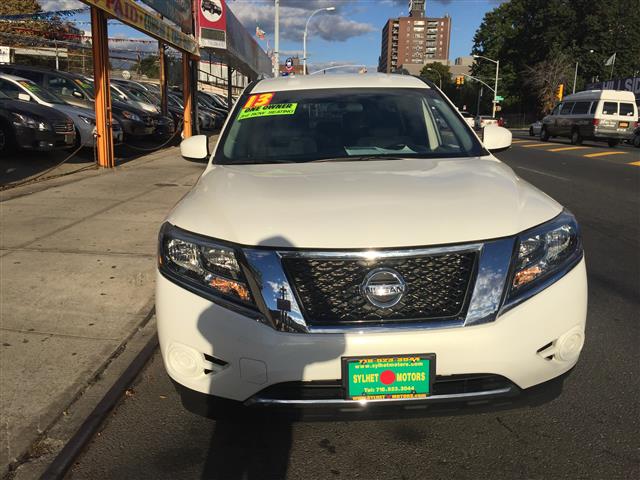2013 Nissan Pathfinder 4WD SV, available for sale in Hempstead, New York | VIP Auto Credit Express. Hempstead, New York 2013 Nissan Pathfinder 4WD SV, available for sale in Hempstead, New York | VIP Auto Credit Express. Hempstead, New York