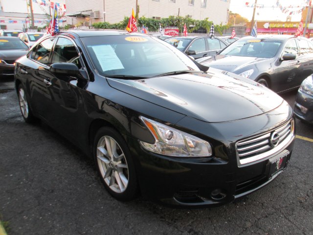 2013 Nissan Maxima 4dr Sdn 3.5 SV, available for sale in Middle Village, New York | Road Masters II INC. Middle Village, New York