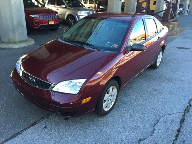 2006 Ford Focus 4dr Sdn ZX4 SE, available for sale in Baldwin, New York | Carmoney Auto Sales. Baldwin, New York