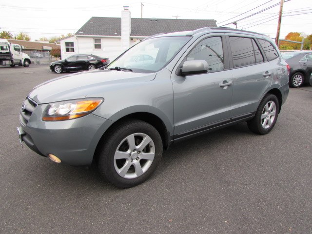 2009 Hyundai Santa Fe SE, available for sale in Milford, Connecticut | Chip's Auto Sales Inc. Milford, Connecticut