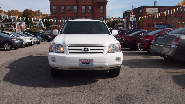 2004 Toyota Highlander 4dr 4-Cyl 4WD (Natl), available for sale in Worcester, Massachusetts | Hilario's Auto Sales Inc.. Worcester, Massachusetts