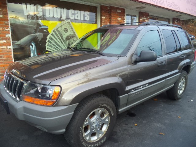 2000 Jeep Grand Cherokee 4dr Laredo 4WD, available for sale in Naugatuck, Connecticut | Riverside Motorcars, LLC. Naugatuck, Connecticut
