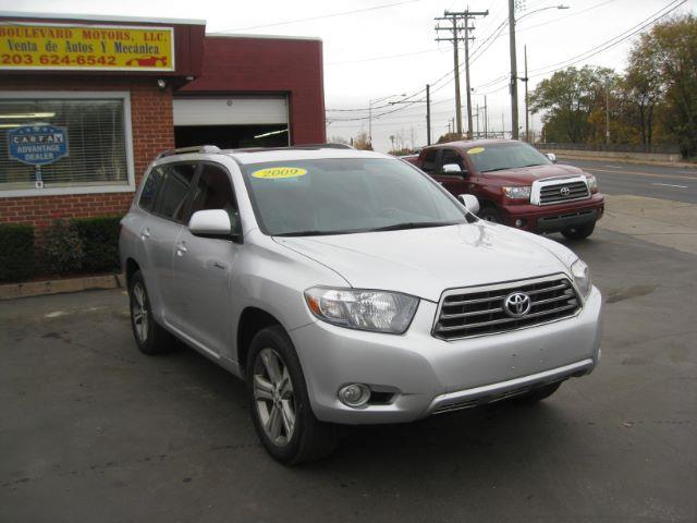 2009 Toyota Highlander Sport 4WD, available for sale in New Haven, Connecticut | Boulevard Motors LLC. New Haven, Connecticut