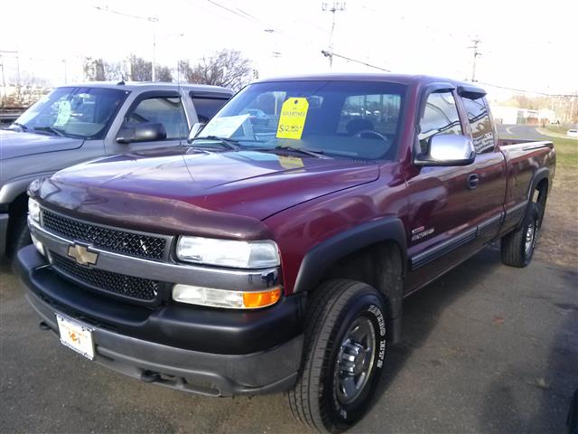 2002 Chevrolet Silverado 2500HD Ext Cab 143.5" WB 4WD LS, available for sale in Wallingford, Connecticut | Vertucci Automotive Inc. Wallingford, Connecticut