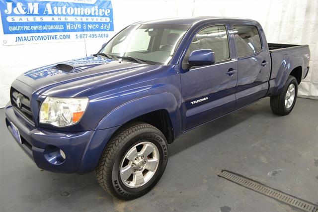 2006 Toyota Tacoma Double 141 Auto 4WD, available for sale in Naugatuck, Connecticut | J&M Automotive Sls&Svc LLC. Naugatuck, Connecticut