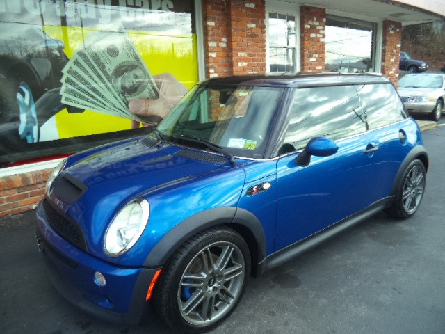 2006 MINI Cooper Hardtop 2dr Cpe S, available for sale in Naugatuck, Connecticut | Riverside Motorcars, LLC. Naugatuck, Connecticut
