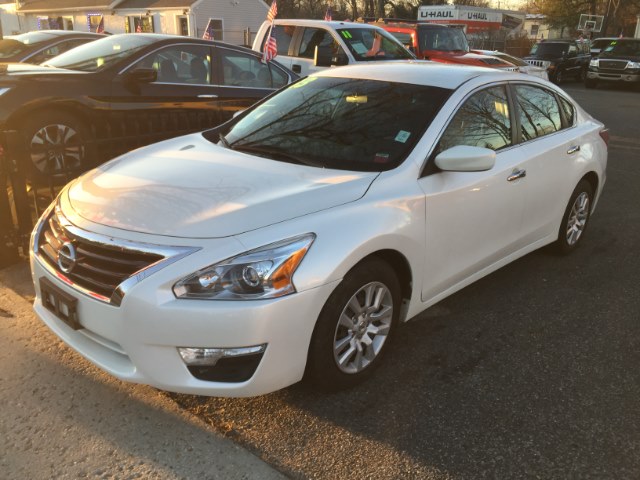 2013 Nissan Altima 4dr Sdn I4 2.5 S, available for sale in Huntington Station, New York | Huntington Auto Mall. Huntington Station, New York