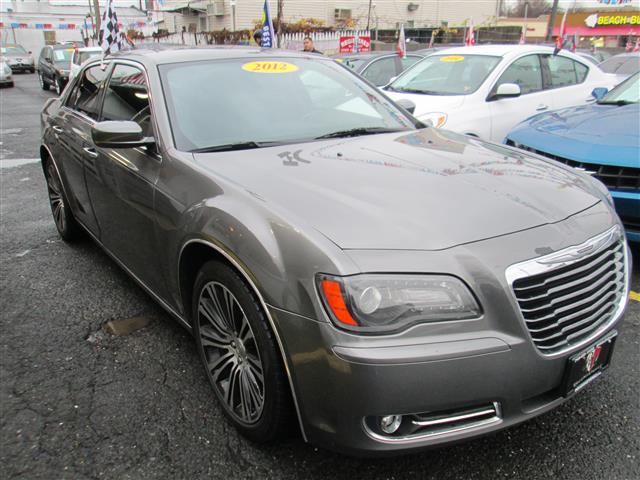 2012 Chrysler 300 4dr Sdn V6 300S navi, available for sale in Middle Village, New York | Road Masters II INC. Middle Village, New York