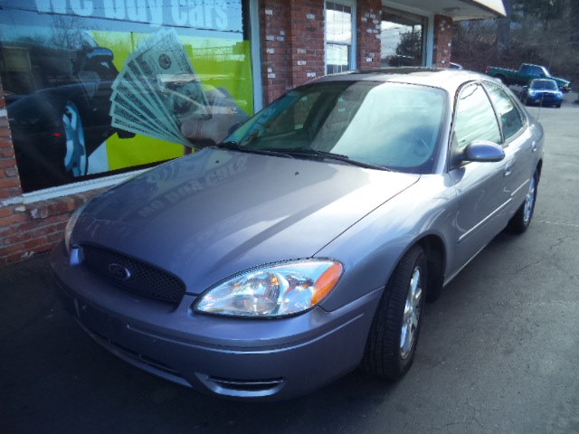 2006 Ford Taurus 4dr Sdn SEL, available for sale in Naugatuck, Connecticut | Riverside Motorcars, LLC. Naugatuck, Connecticut