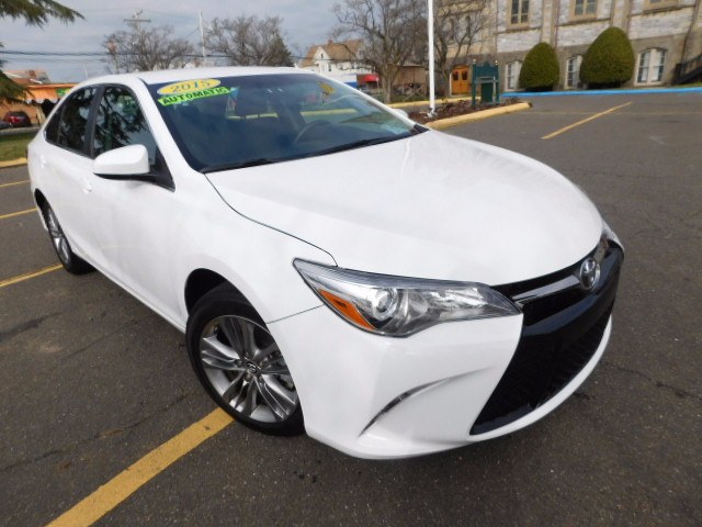 2015 Toyota Camry 4dr Sdn I4 Auto SE (Natl), available for sale in Bridgeport, Connecticut | Lada Auto Sales. Bridgeport, Connecticut