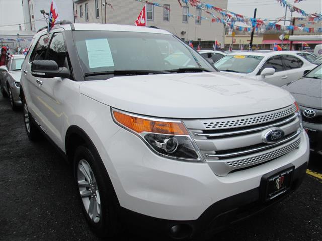 2013 Ford Explorer 4WD 4dr XLT Navigation, available for sale in Middle Village, New York | Road Masters II INC. Middle Village, New York