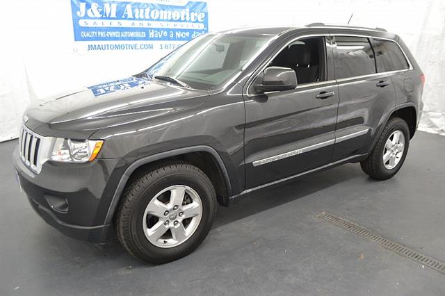 2011 Jeep Grand Cherokee 4wd 4d Wagon Laredo, available for sale in Naugatuck, Connecticut | J&M Automotive Sls&Svc LLC. Naugatuck, Connecticut