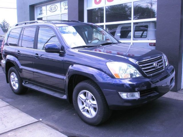 2007 Lexus GX 470 4WD 4dr, available for sale in Milford, Connecticut | Village Auto Sales. Milford, Connecticut