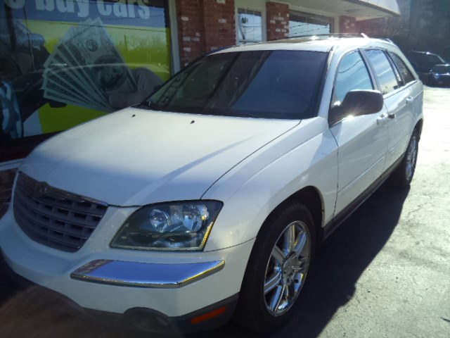 2006 Chrysler Pacifica 4dr Wgn Touring AWD, available for sale in Naugatuck, Connecticut | Riverside Motorcars, LLC. Naugatuck, Connecticut