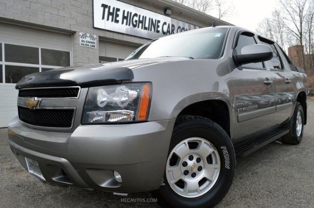 2008 Chevrolet Avalanche 4WD Crew Cab, available for sale in Waterbury, Connecticut | Highline Car Connection. Waterbury, Connecticut