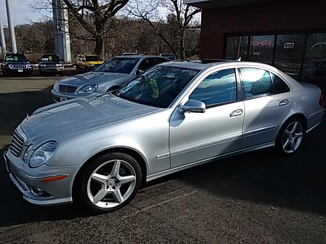 2009 Mercedes-Benz E-Class 4dr Sdn Sport 3.5L 4MATIC, available for sale in Wallingford, Connecticut | Vertucci Automotive Inc. Wallingford, Connecticut