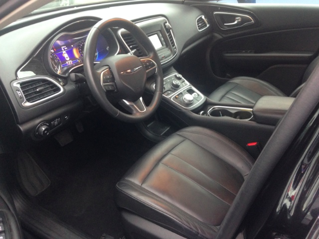 2015 Chrysler 200 C photo