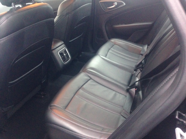 2015 Chrysler 200 C photo