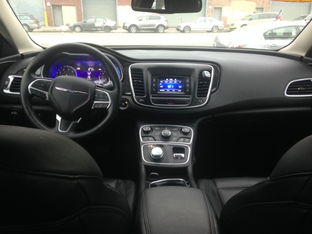 2015 Chrysler 200 C photo