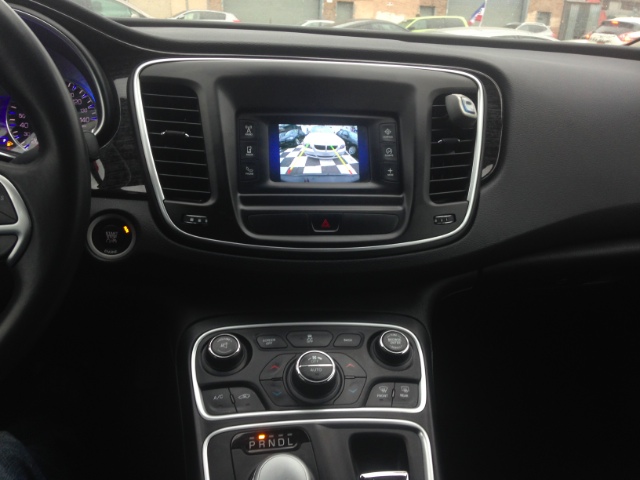 2015 Chrysler 200 C photo