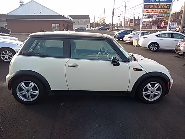2006 MINI Cooper Hardtop 2dr Cpe, available for sale in Wallingford, Connecticut | Vertucci Automotive Inc. Wallingford, Connecticut 2006 MINI Cooper Hardtop 2dr Cpe, available for sale in Wallingford, Connecticut | Vertucci Automotive Inc. Wallingford, Connecticut