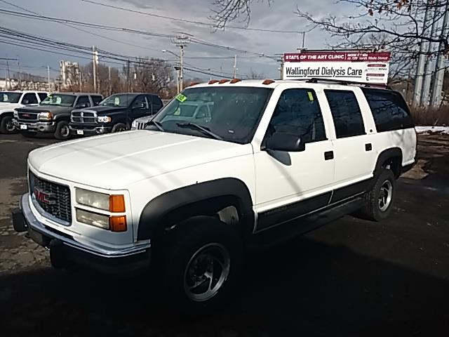 1999 GMC Suburban 2500 4WD, available for sale in Wallingford, Connecticut | Vertucci Automotive Inc. Wallingford, Connecticut