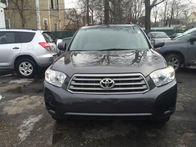 2008 Toyota Highlander 4WD 4dr Base, available for sale in Worcester, Massachusetts | Sophia's Auto Sales Inc. Worcester, Massachusetts
