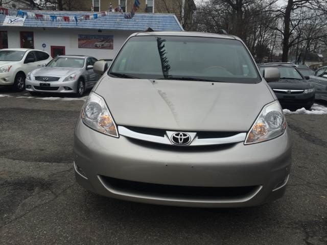 2009 Toyota Sienna 5dr 7-Pass Van XLE AWD, available for sale in Worcester, Massachusetts | Sophia's Auto Sales Inc. Worcester, Massachusetts