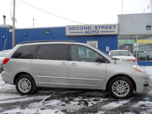 2007 Toyota Sienna LE 7-PASSENGER, available for sale in Manchester, New Hampshire | Second Street Auto Sales Inc. Manchester, New Hampshire