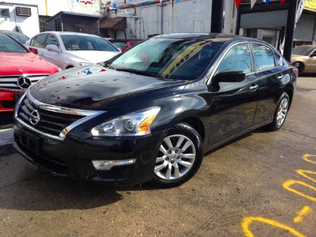The 2015 Nissan Altima 4dr Sdn I4 2.5 S