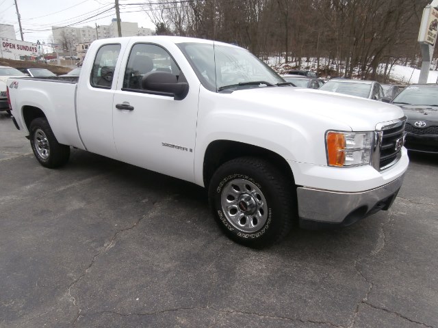 2008 GMC Sierra 1500 4WD Ext Cab 143.5" Work Truck, available for sale in Waterbury, Connecticut | Jim Juliani Motors. Waterbury, Connecticut